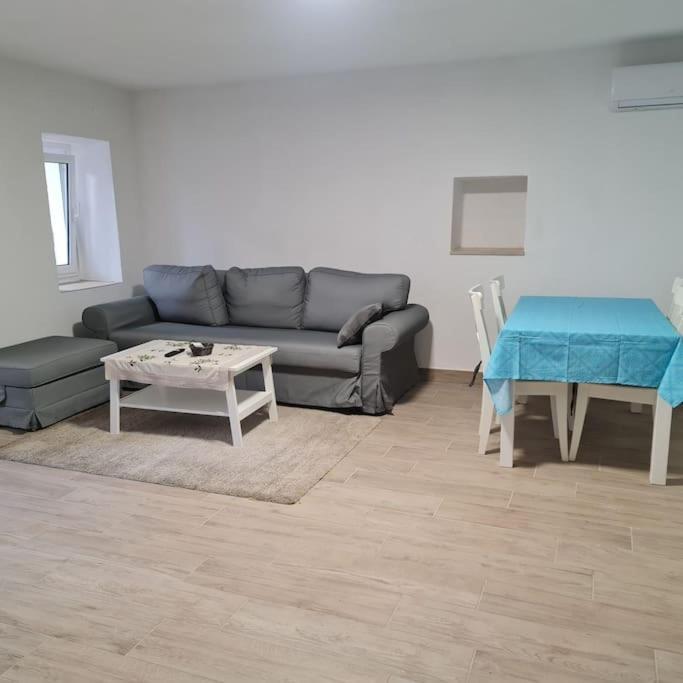 Apartment T&T